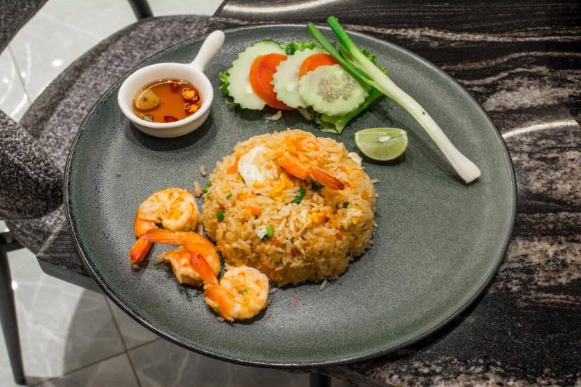 Amethyst Hotel Pattaya - food and drink