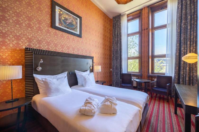 Grand Hotel Amrath Amsterdam - Deluxe Room with Canal View