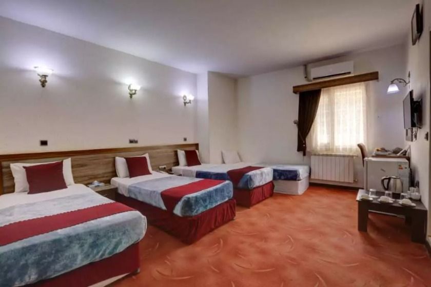 هتل جهانگردی شعبه 2 کرمان - اتاق چهار تخته