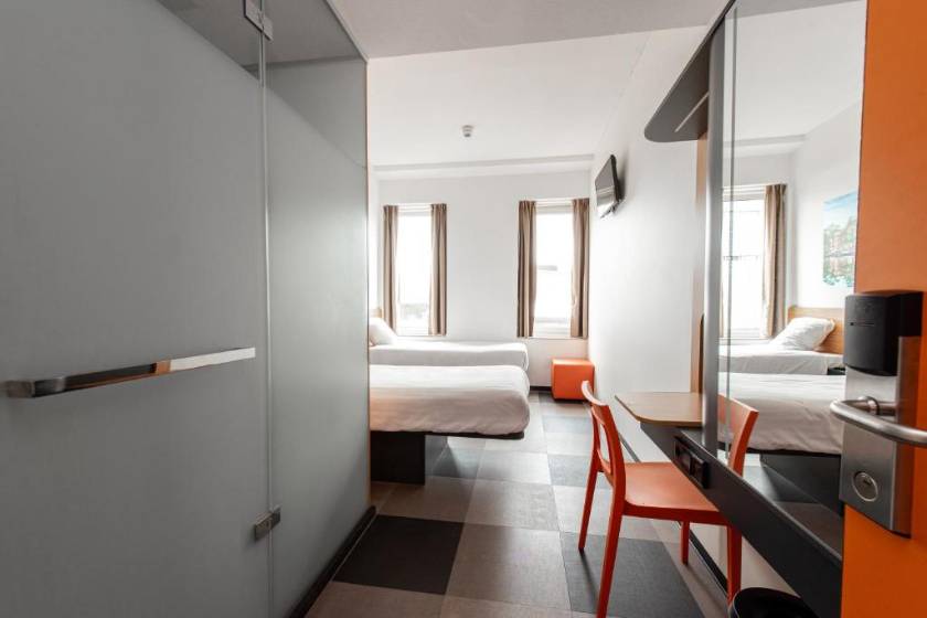 easyHotel Amsterdam Arena Boulevard - Twin Room