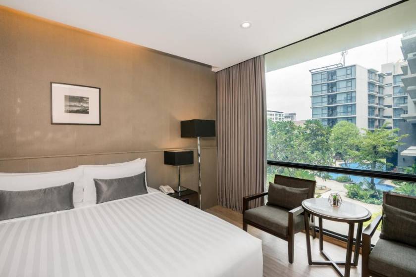 Altera Hotel and Residence - Deluxe Double Room with Pool View