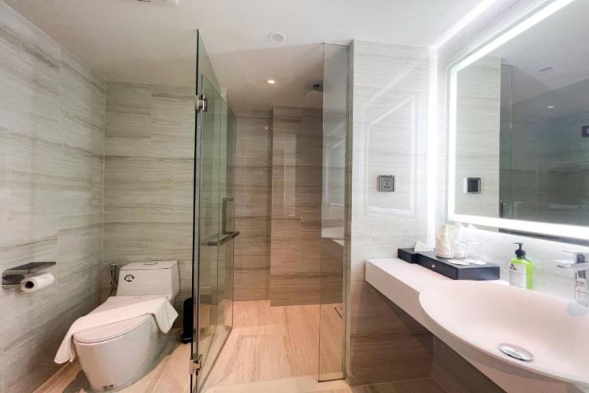 Amethyst Hotel Pattaya - Deluxe king bed room