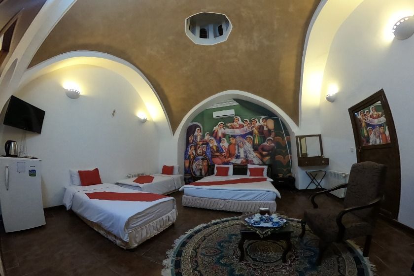 هتل سنتی رویای قدیم یزد - اتاق چهار تخته