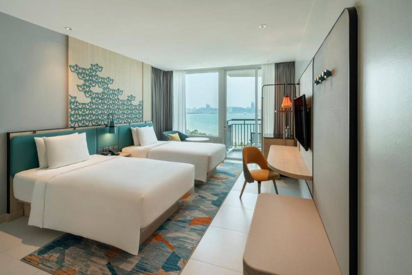 Holiday Inn Pattaya by IHG - Premium Twin Room with Beach View