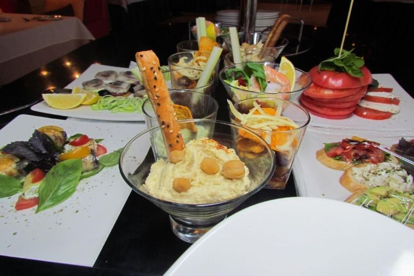 The Crescent Beach Hotel baku - food and drink