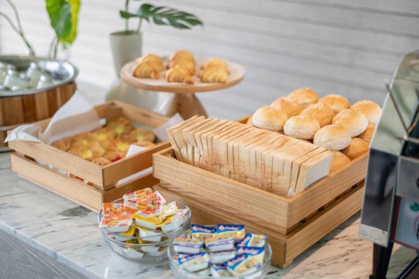 Manhattan Pattaya Hotel - SHA Extra Plus - breakfast