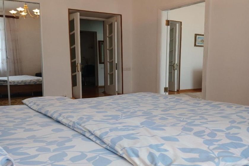 Gates of Baku baku - room