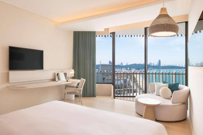 Hilton Pattaya - Deluxe King Room - Ocean View