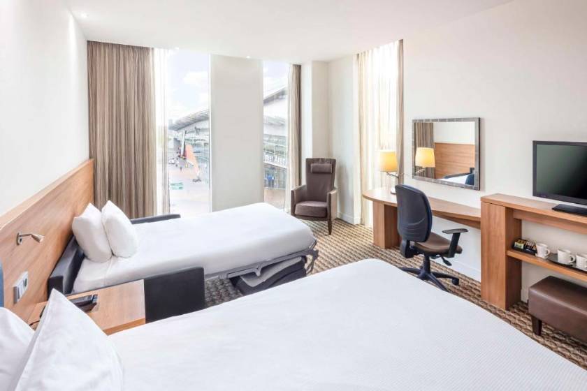 Hampton By Hilton Amsterdam Arena Boulevard - Queen Room with Sofa Bed
