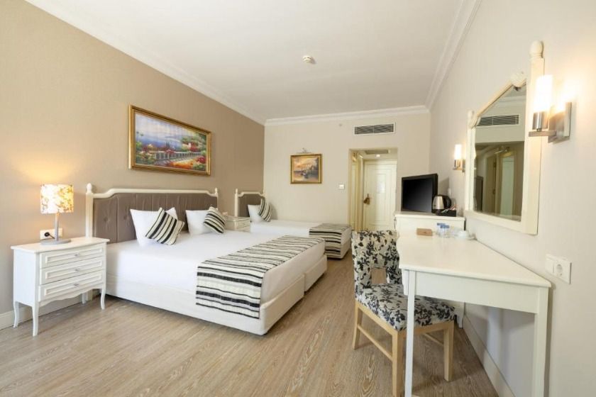 Crystal Tat Beach Golf Resort & Spa Antalya - Standard Quadruple Room