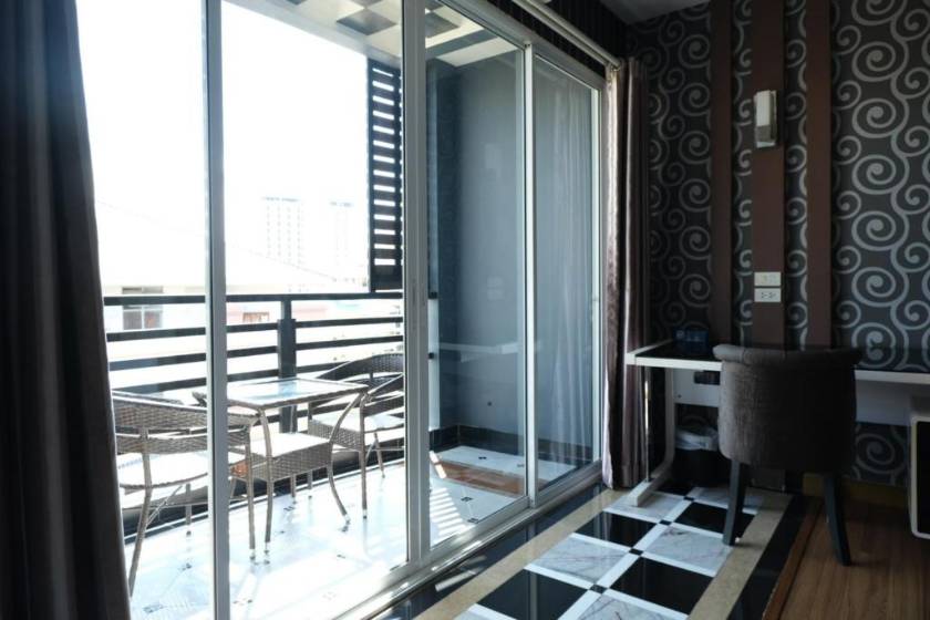 KTK Pattaya Hotel & Residence - Deluxe Suite Twin