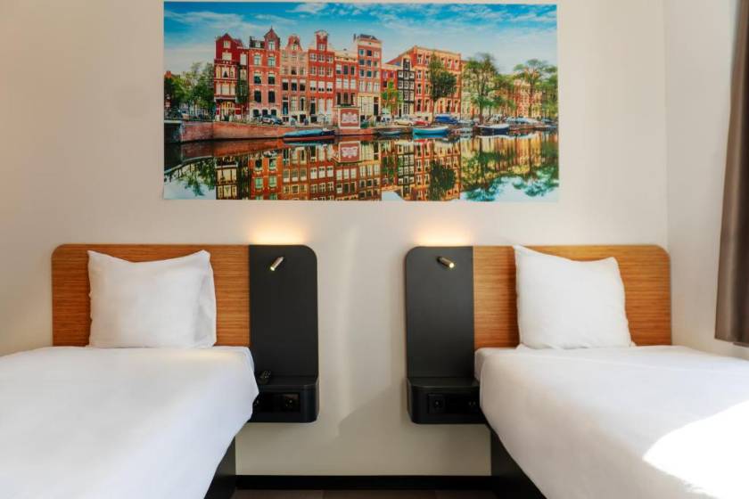 easyHotel Amsterdam Arena Boulevard - Twin Room