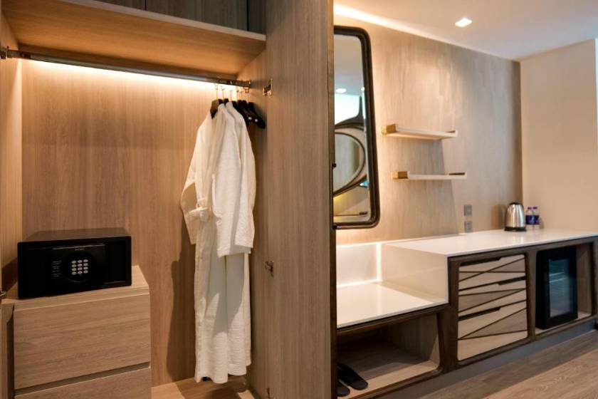 Amethyst Hotel Pattaya - Deluxe king bed room