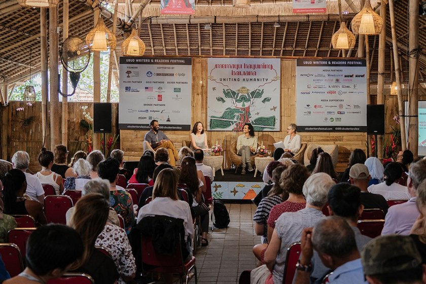 جشنواره نویسندگان و خوانددگان اوبود