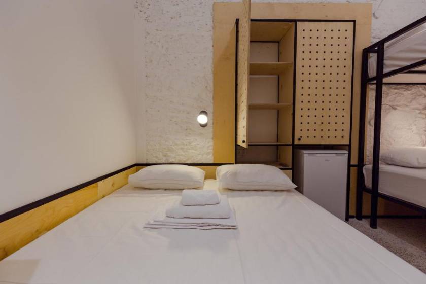 Back2ME - Family Room with Private Bathroom