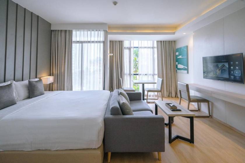 Arden Hotel & Residence Pattaya - Deluxe Double or Twin Room with City View