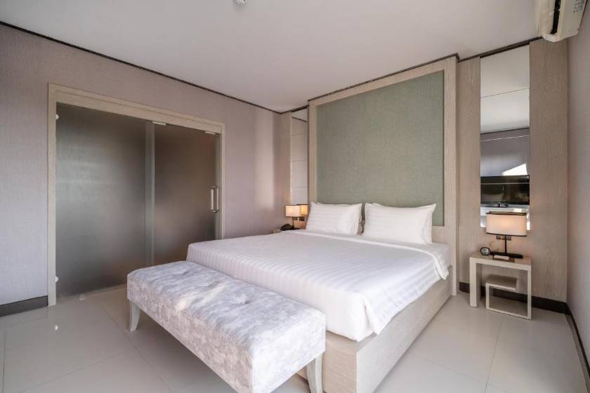 Manhattan Pattaya Hotel - SHA Extra Plus - Penthouse Two-bedroom Suite