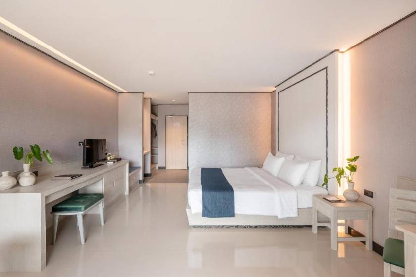 Manhattan Pattaya Hotel - SHA Extra Plus - Deluxe Double or Twin Room