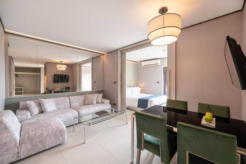 Manhattan Pattaya Hotel - SHA Extra Plus - Deluxe Two-Bedroom Suite