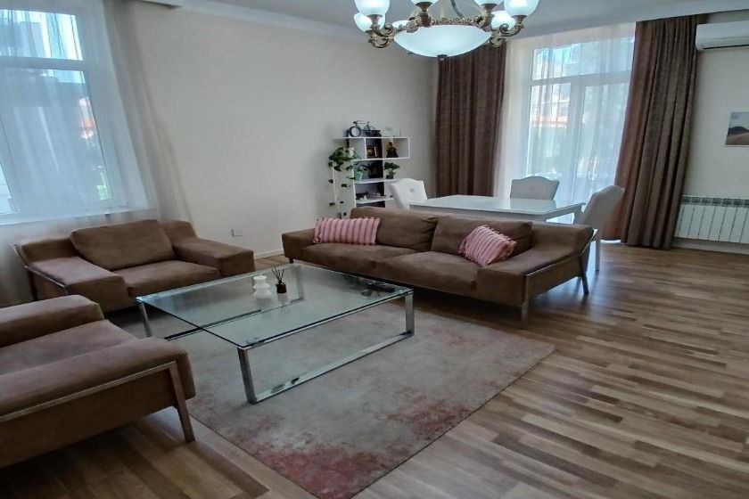 Gates of Baku baku - room