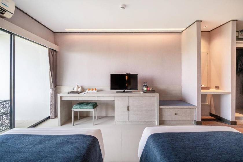 Manhattan Pattaya Hotel - SHA Extra Plus - Superior Twin Room