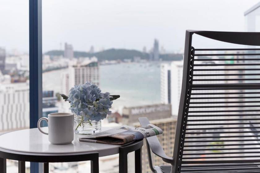 Grande Centre Point Pattay - Deluxe Single Room with Seaview