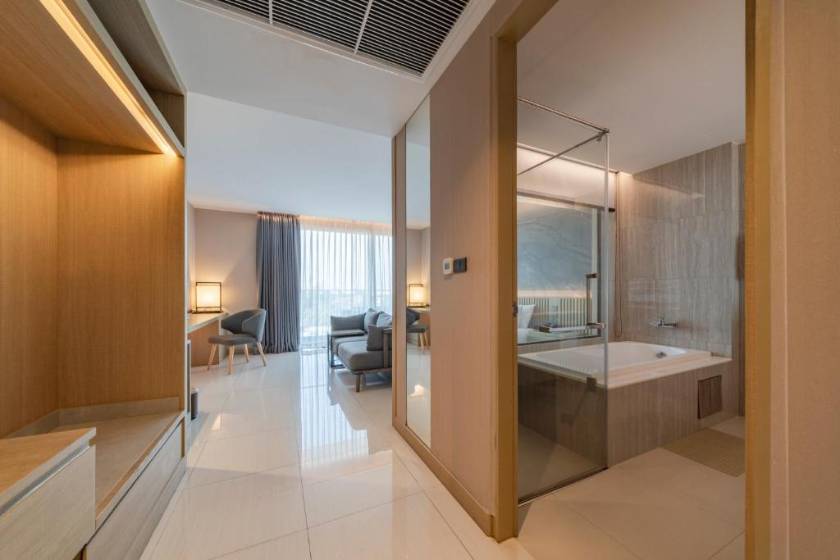 Mandarin Eastville, Pattaya - SHA Extra Plus - Zen Grand Deluxe King