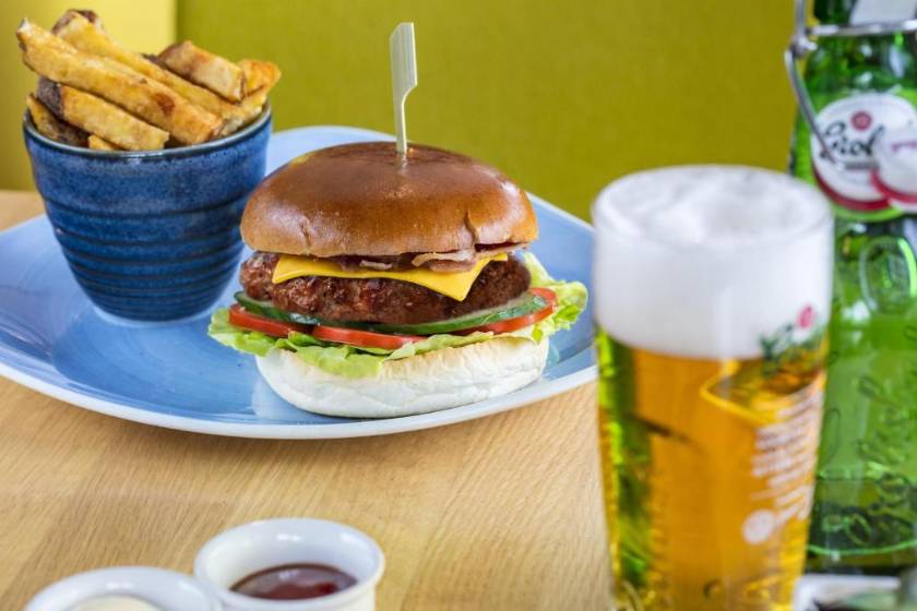 Holiday Inn Express Amsterdam Arena Towers by IHG - food and drink