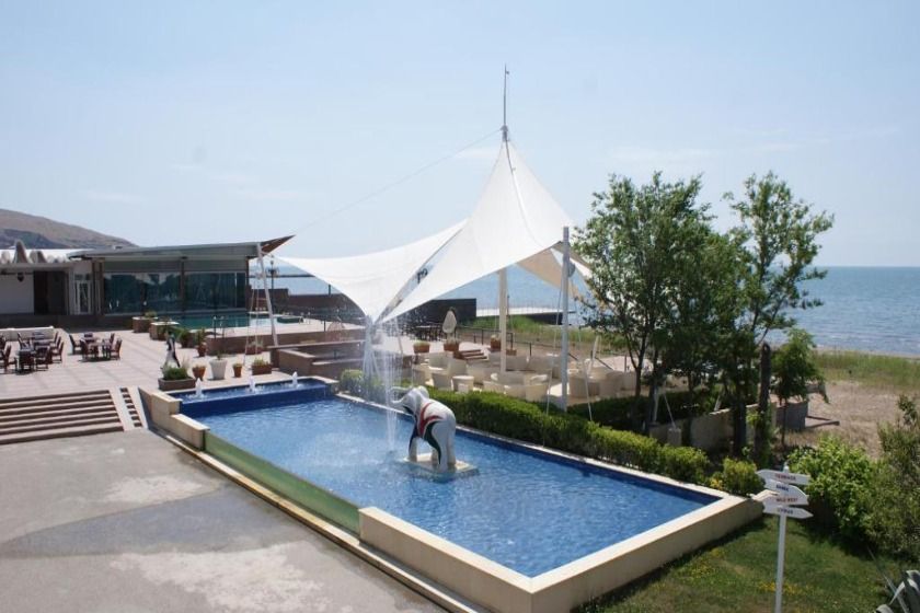 The Crescent Beach Hotel baku - facade
