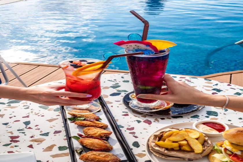 Siam@Siam Design Hotel Pattaya - food and drink