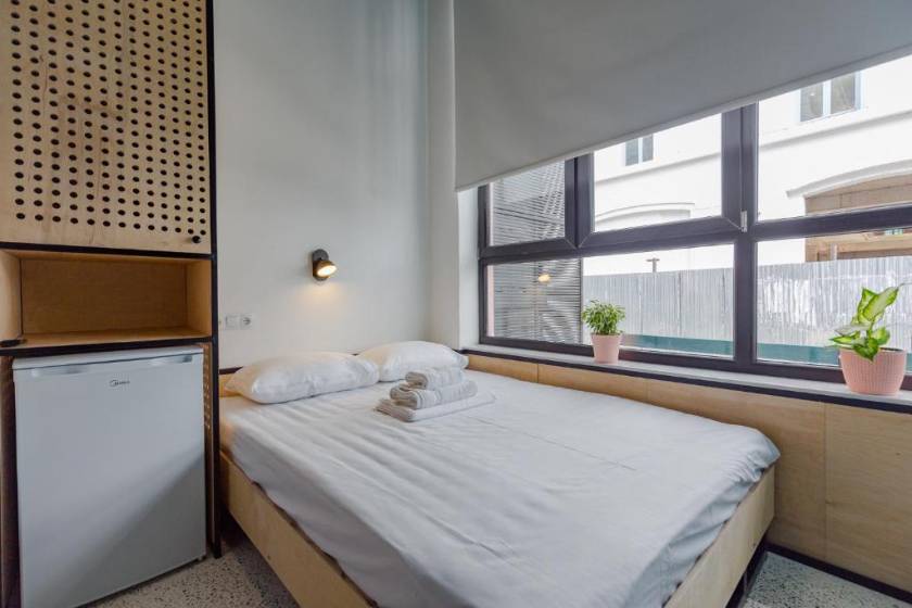 Back2ME - Family Room with Private Bathroom