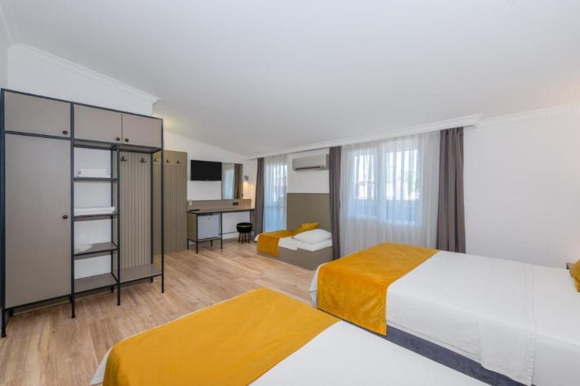 Lemon Hotel Antalya - Family Room with Balcony