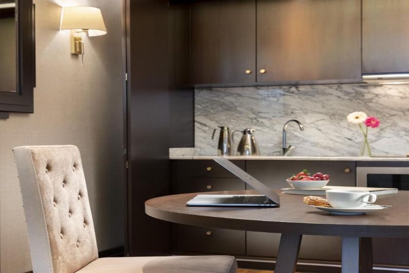 Suite with Two Bedrooms and Kitchenette