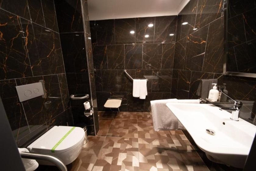 Holiday Inn - Trabzon - Premium King Room - Disability Access