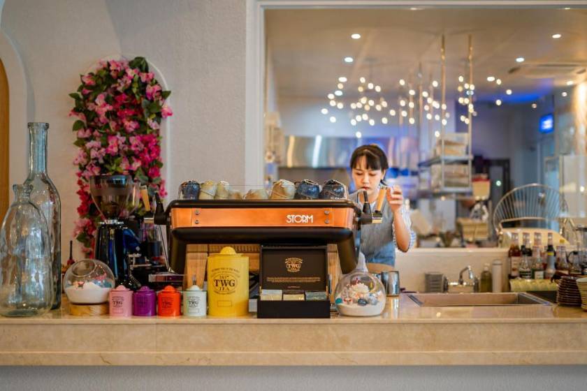 The Gems Mining Pool Villas Pattaya -  cafe