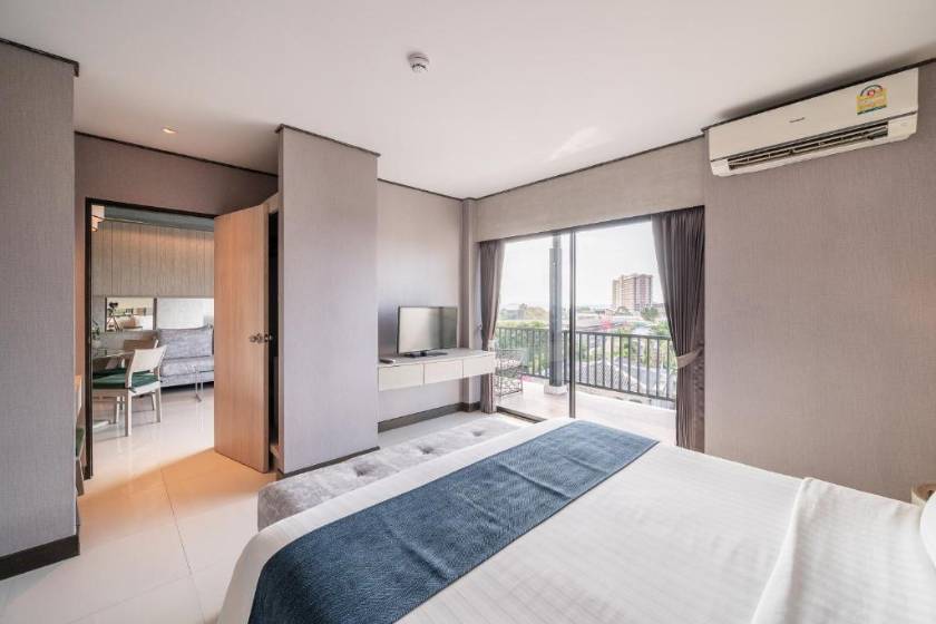 Manhattan Pattaya Hotel - SHA Extra Plus - One-Bedroom Suite