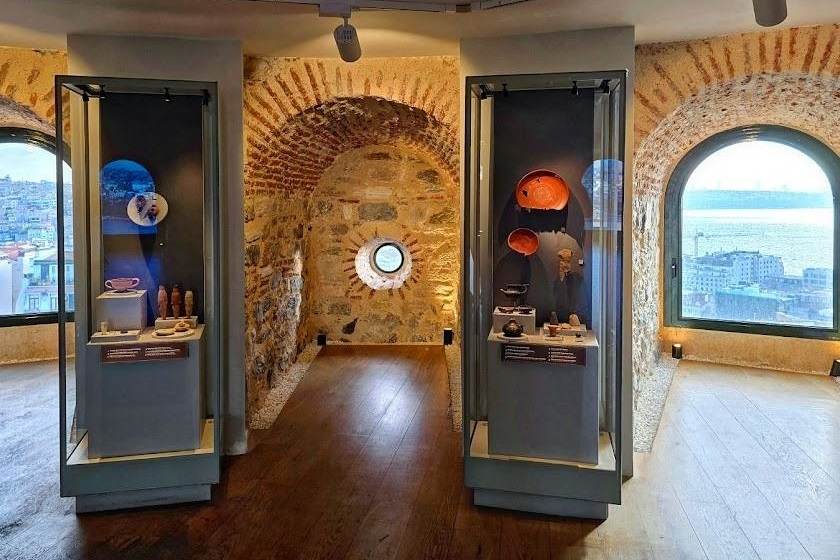 طبقات برج گالاتا. منبع عکس: گوگل مپ. عکاس: Ankur Panchbudhe