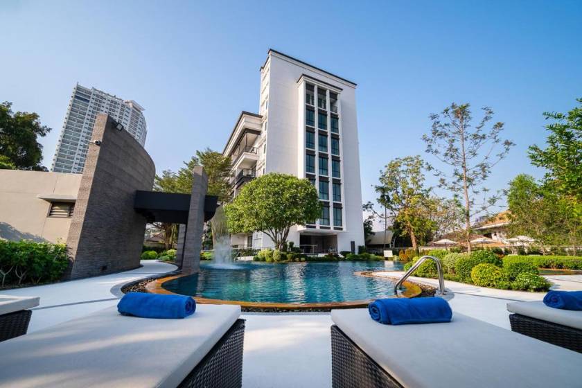 Manhattan Pattaya Hotel - SHA Extra Plus - facade