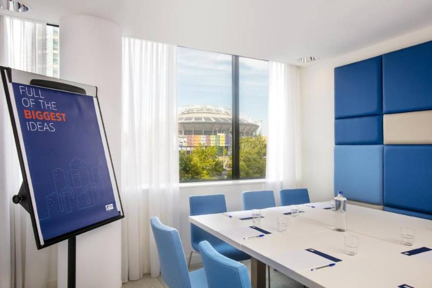 Holiday Inn Express Amsterdam Arena Towers by IHG - conference room