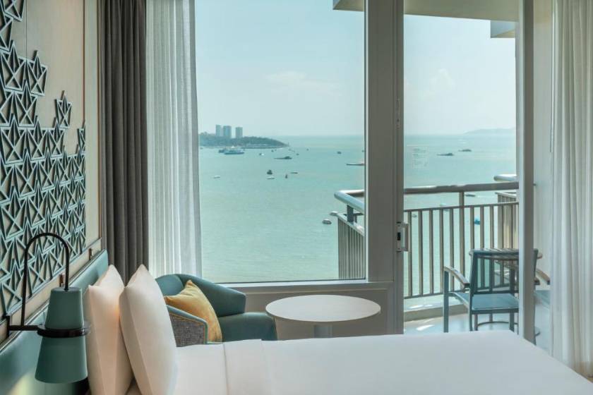 Holiday Inn Pattaya by IHG - Premium Twin Room with Beach View