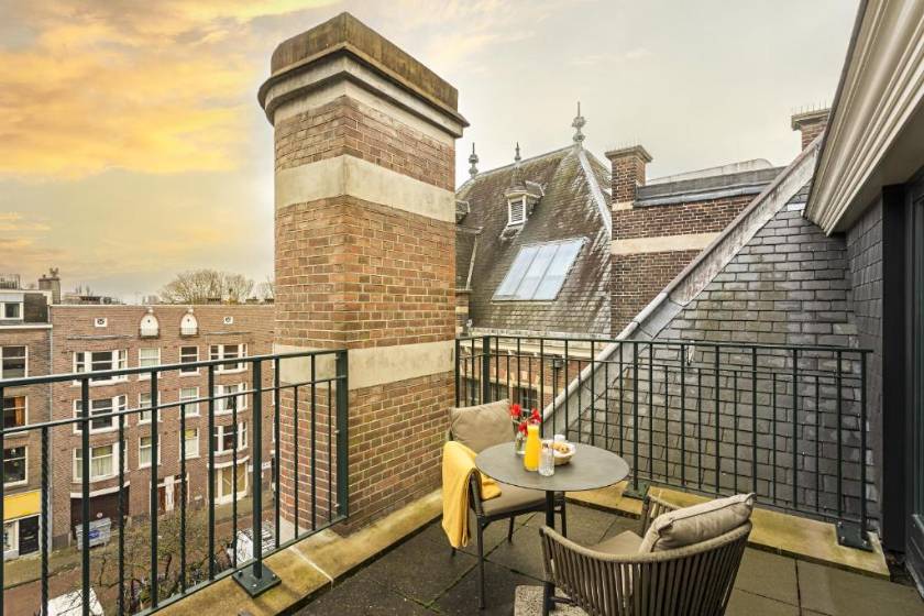 Pestana Amsterdam Riverside - facade