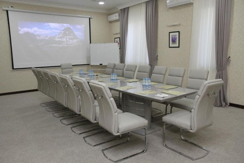 Navruz Hotel Tashkent - meeting room