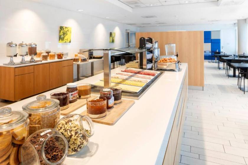 Holiday Inn Express Amsterdam Arena Towers by IHG - restaurant