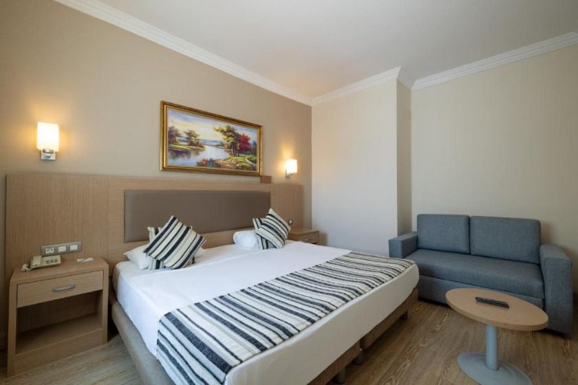 Crystal Tat Beach Golf Resort & Spa Antalya - Family Room