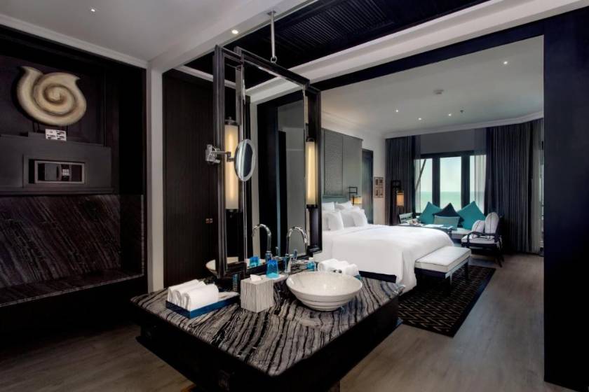 InterContinental Pattaya Resort by IHG - Junior King Suite with Ocean View - Club Lounge Access