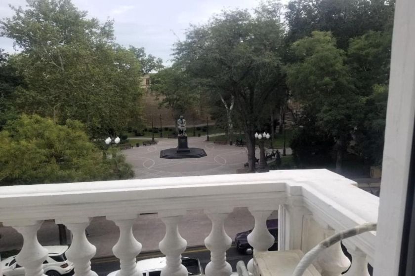 Gates of Baku baku - room