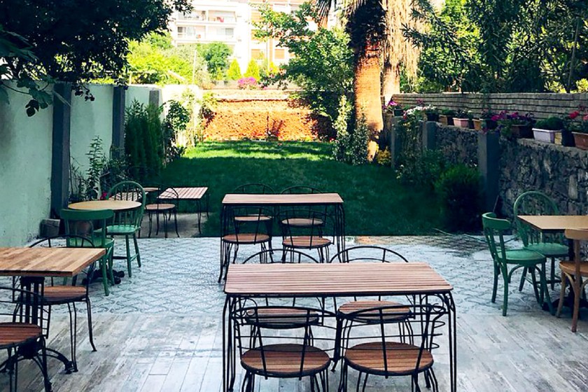 کافی شاپ فیلیا لایف استایل