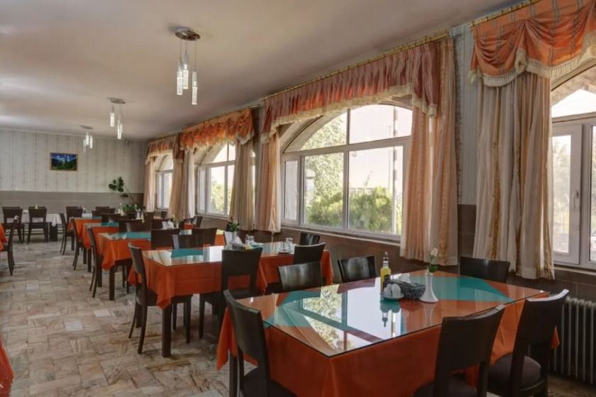 هتل جهانگردی علیصدر همدان - رستوران