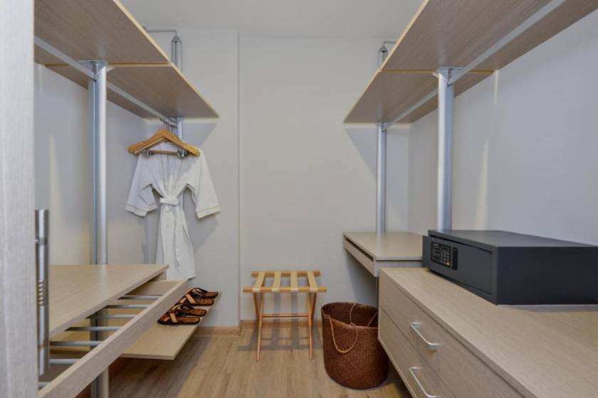 Altera Hotel and Residence - Grand Suite with Double Bed