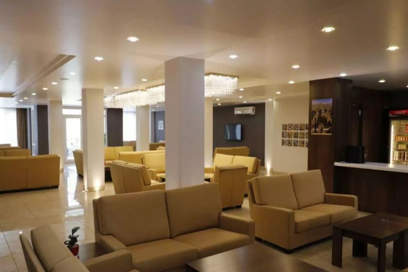 هتل هزار کرمان - لابی